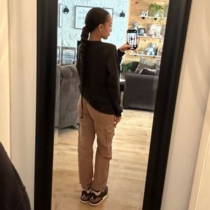 Meet your Posher, Analysha